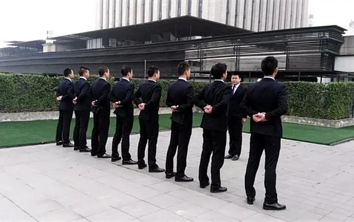 韶山揭秘：如何选择靠谱的收债公司？老司机给你支招